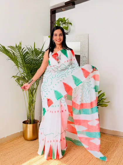 Celebrating in tricolor with this beautiful cotton linen saree from Meesho. The abstract print in saffron, white, and green is a subtle and stylish way to show your patriotic spirit.