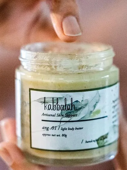 A moment of connection with my 'Ang' light body butter. This whipped butter is airy and absorbs quickly, making it perfect for daily moisturizing without feeling heavy.