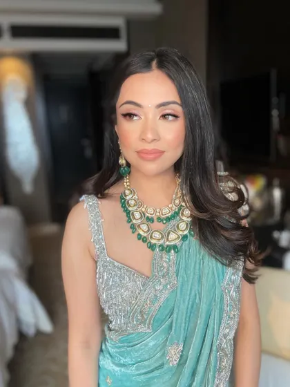 The magic of natural light and an effortlessly pretty face. For Sanam, I created a soft, luminous look to go with her sea-green velvet saree.