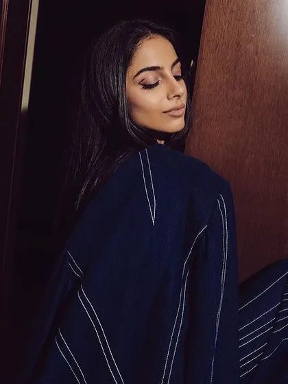 Soft glam for the gorgeous Banita Sandhu during the 'Mother Teresa and Me' promotions. The look was focused on a flawless base and a sharp, winged eyeliner.