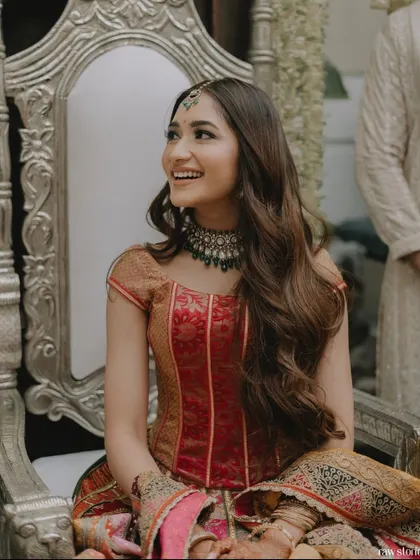 A happy bride at her Roka ceremony. I gave her soft, open waves with a center part, a timeless look that enhances her natural beauty and radiance.