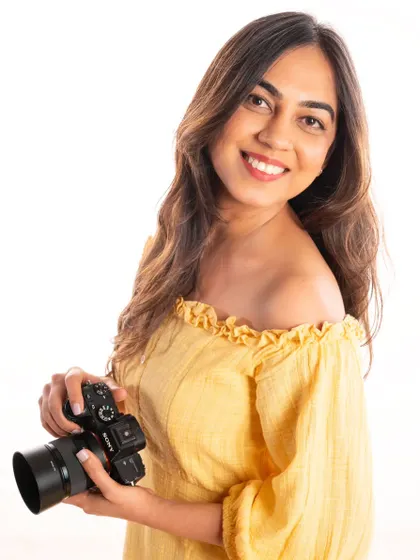 Hello, I'm Stuti! I wanted to formally introduce myself. I'm a child and family photographer who loves capturing the unique, imperfectly perfect personality of every child I meet. Thank you for letting me be a part of your story.
