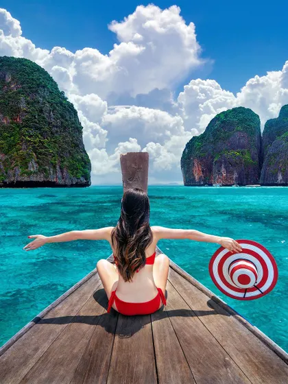 This could be you. Chilling on a traditional longtail boat, surrounded by the limestone cliffs and clear waters of the Thai islands. This is the escape you've been dreaming of.