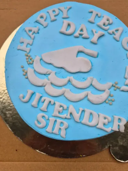 This Teacher's Day cake was a wonderful surprise. It's these small, meaningful gestures that make coaching so rewarding. Thank you to my amazing swimmers.