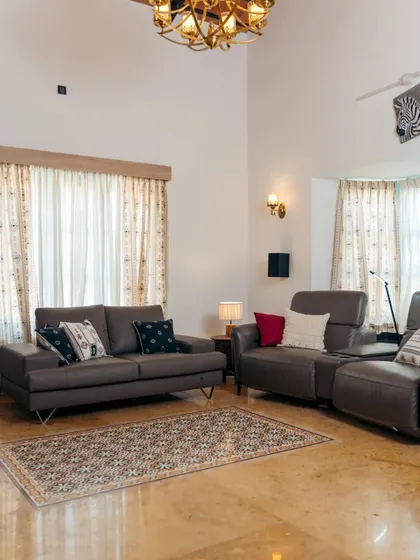 Our 'Gypsy' collection brings a timeless, gender-neutral elegance to this living room. The monochrome tribal patterns on the curtains and cushions are inspired by indigenous art and look stunning against the leather sofa.