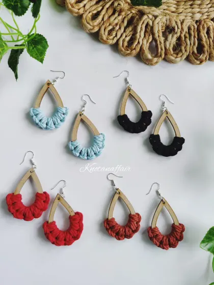 More color options for the wooden teardrop macrame earrings, including red, black, and blue. They are lightweight, comfortable, and eco-friendly.