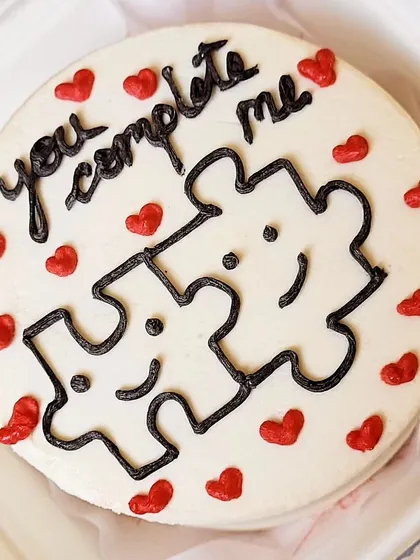 One of my cutest Valentine's Day bento cakes. The puzzle pieces and tiny hearts make for a sweet and simple declaration of love.