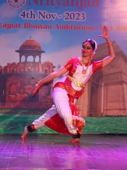 My solo performance at the Nrityanjali festival, demonstrating my own stage presence and artistry.