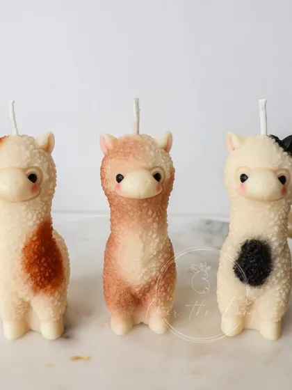 A trio of my new Alpaca candles. Their sweet, hand-painted faces and textured wax make them an irresistibly cute addition to any room.