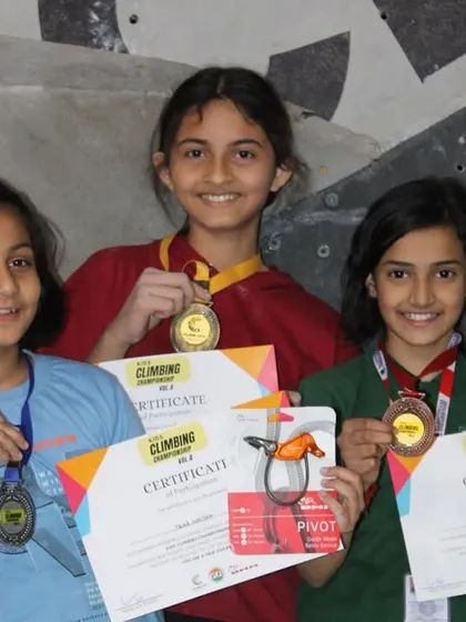 Celebrating the winners of the 10-12 girls category! Their passion and strength were truly inspiring to watch. A big shoutout to these amazing climbers for their fantastic performance.
