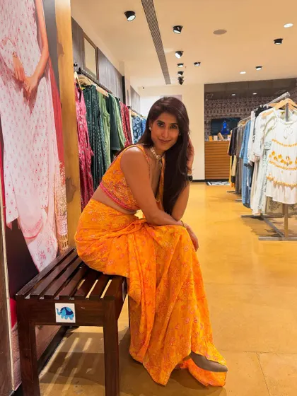 In-store styling sessions are one of my favorite things to do. Here I am at Global Desi, finding the perfect bright and festive co-ord set for a client. It's all about finding colors and prints that make you happy.