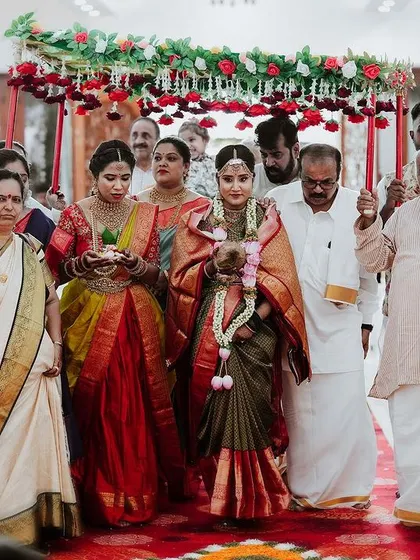 A duplicate of the bride's grand procession photo.