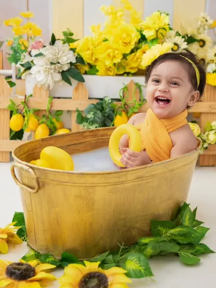 A big, happy smile from the tub. The combination of the warm bath and fun toys always brings out the best expressions.