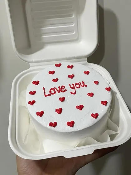 A simple and sweet "Love you" bento cake, perfect for Mother's Day or any day you want to show appreciation.