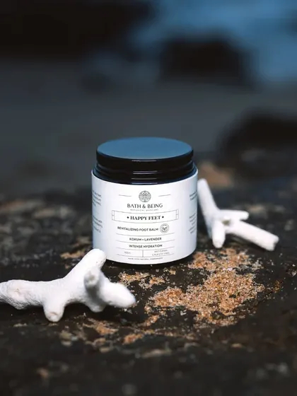 Treat your feet with our Happy Feet Foot Salve. Made with beeswax, kokum butter, and Kashmiri lavender essential oil, it repairs cracked heels and soothes tired feet overnight.