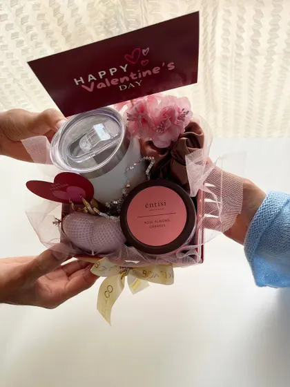 Sharing the love with a Valentine's gift. This hamper is perfect for couples to share or to gift to your special someone.