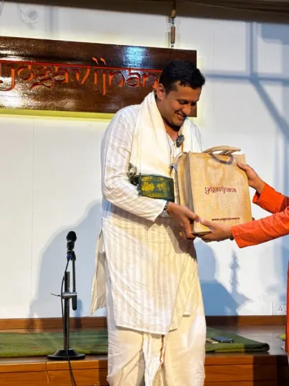 A moment of appreciation as I present a gift to Dr. Vishwanath M V after his talk for the Yoga Vichara series.