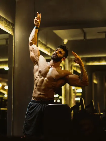Celebrating the grind. Building a body like this takes time and effort, and I'm here to guide you through every step of your transformation.