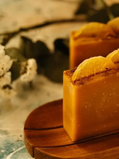 The warm, golden hue of my 'Hindustani Ubtan' soap comes from the blend of Ayurvedic ingredients. The citrus slice on top adds a hint of its refreshing, brightening qualities.