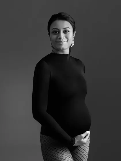 I teach you how to create timeless, elegant maternity portraits that clients will treasure forever. We move beyond standard poses to capture the true strength and grace of motherhood, using lighting and direction to create art that feels both powerful and intimate.
