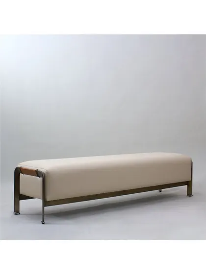 The full profile of the chaise lounge, a perfect piece for stylish relaxation.