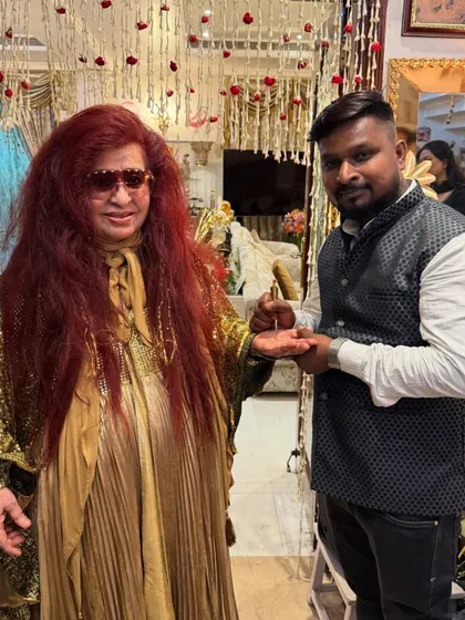 A picture with the legendary beauty expert Shahnaz Husain. Learning from an artist trusted by industry icons gives you a great advantage.
