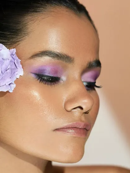 Even with a bold eye, the skin remains the hero, looking healthy, hydrated, and radiant.