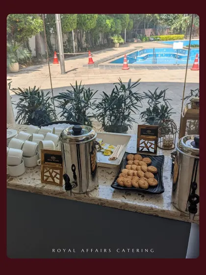 A simple yet essential part of any corporate meeting: the tea and coffee station. I provide professional beverage urns, fresh cookies, and all the necessary accompaniments for a seamless break time.