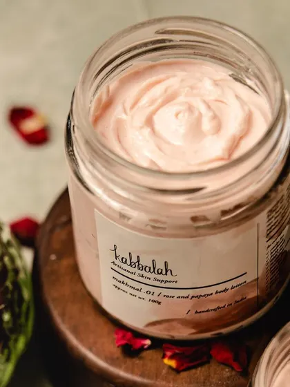 My 'makhmal .01' rose and papaya body lotion is a beautiful blend of rose water, shea butter, and papaya leaf extract. It helps seal moisture in the skin and has a lovely, subtle scent.