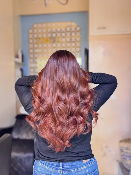 Pure copper perfection. This global color gives a bright, warm glow that proves copper is a stunning choice for Indian skin tones.