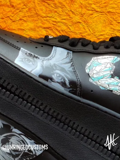 A close-up of the Jesse Pinkman side of the Breaking Bad customs. "Yeah, science!"
