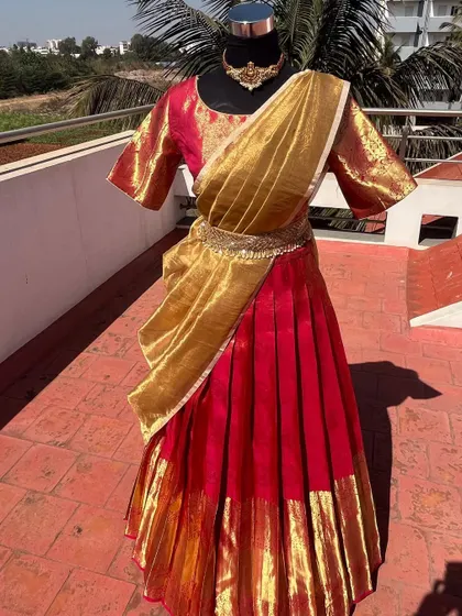 The classic red and gold combination is always in style for weddings.