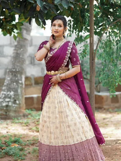Another shot of the client's festive engagement look.