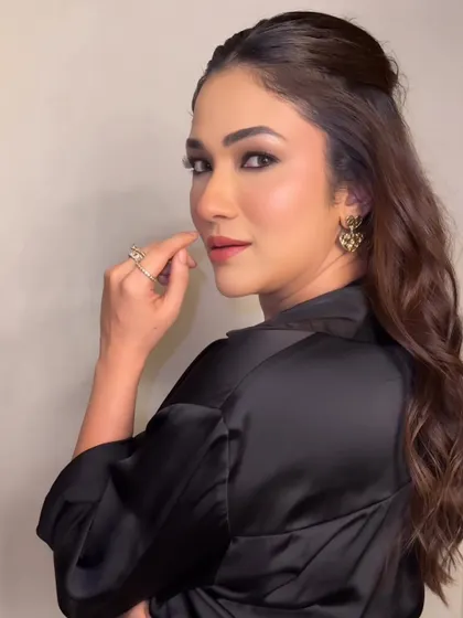 A chic and effortless look for Ridhima Pandit. The soft smokey eye and nude lip create a sophisticated style that is perfect for any occasion.