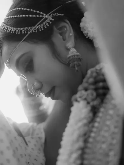 A duplicate of 293, another beautiful and intimate monochrome portrait of the bride.