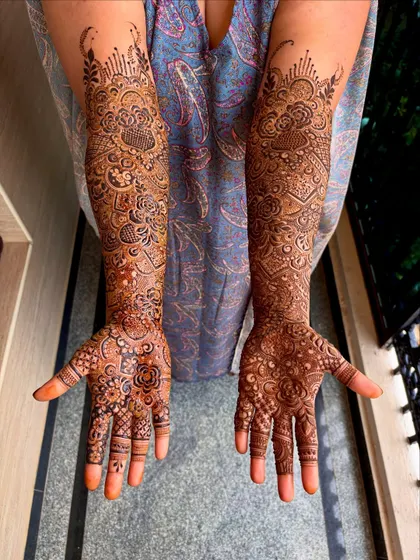 Another angle of bride Faiza's matured henna stain. The deep color makes the intricate details of the design stand out beautifully.