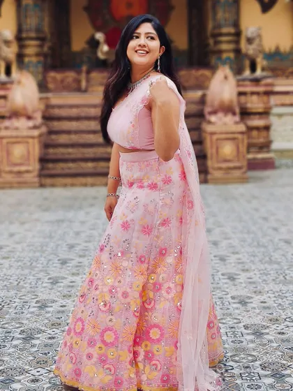 Another beautiful shot of the actress in the full pink lehenga look.