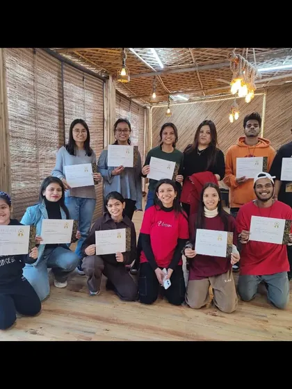That feeling of accomplishment! We love celebrating our students' progress, and our House Dance workshop participants proudly showing off their completion certificates.