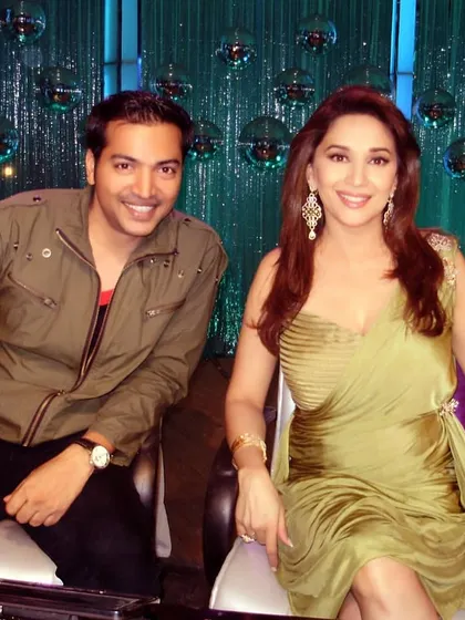 A fantastic memory from the set of Jhalak Dikhhla Jaa with the one and only Madhuri Dixit. Working alongside dance legends has taught me so much, and I bring that professional experience and industry insight to every workshop I lead.