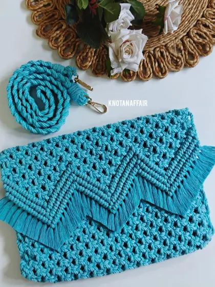 Here is the full view of the turquoise macrame sling bag with its matching knotted strap. The strap is detachable, so you can use it as a clutch or a purse.
