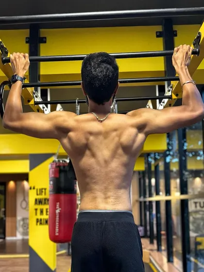 This client went from 80 kgs to 64 kgs in just 40 days, but more importantly, we resolved his chronic acid reflux. My approach combines exercise science with nutrition to fix health issues from the root, making you feel younger and more energetic.