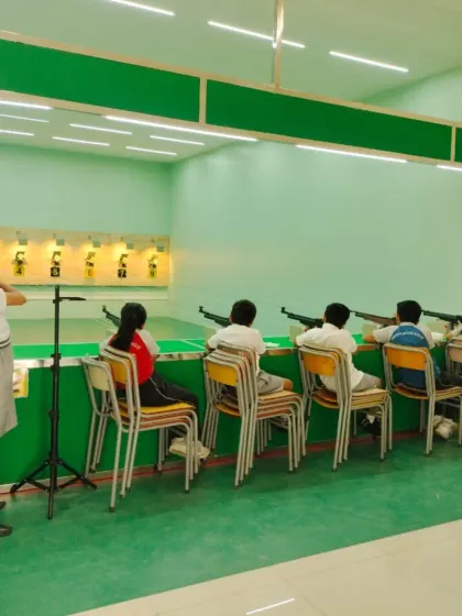 A wide view of a training session with our young shooters. We can accommodate full classes, making it an ideal sport for schools looking to introduce a unique discipline.