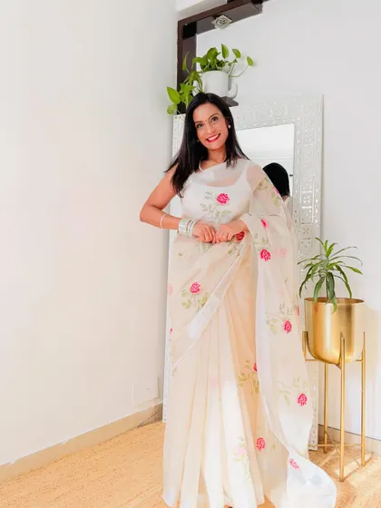 Another beautiful white Kota Doria saree, this one with rose embroidery. It's a very romantic and feminine design, and the quality is fantastic for the price.