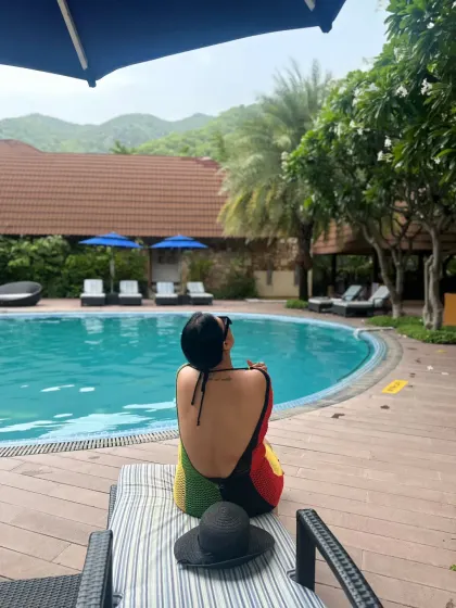 Soaking in the view. The right resort wear should make you feel completely at ease and in tune with your surroundings.