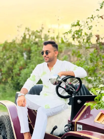 Matching the vibe of the vintage car for the groom's entry. This classic ride adds a touch of old-school charm and makes for incredible photos.