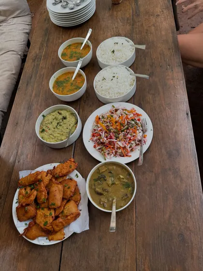 Another beautiful spread, this time featuring some delicious looking pakoras. We believe in balance, and that includes enjoying soulful comfort foods.