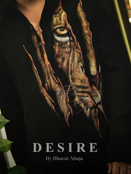 A final close-up of the tiger-print design, a testament to the artistry and craftsmanship of my work.