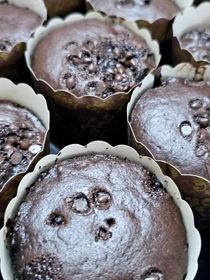 Another view of our chocolate chip muffins, a favorite among kids and adults alike in our snack boxes.