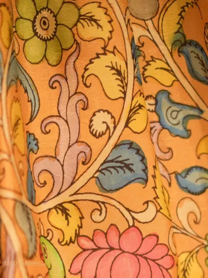 The fine details of the hand-painted Kalamkari work, a testament to the artisan's skill and patience.