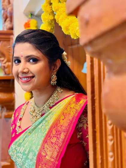 A lovely portrait of Swetha Khelge, perfectly styled for her role.